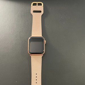 Apple Watch Series 4 Rose Gold 40mm Aluminum Case Smart Watch (GPS Only)